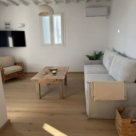 Luxury Living With Iconic Windmill & Sunset Views *